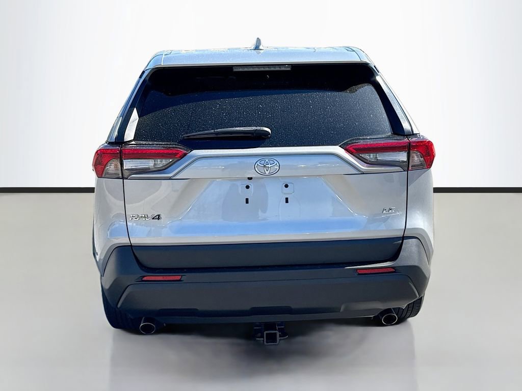 Used 2022 Toyota RAV4 LE image 6