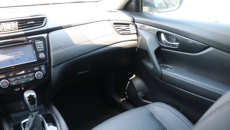Used 2017 Nissan Rogue SL FWD image 18