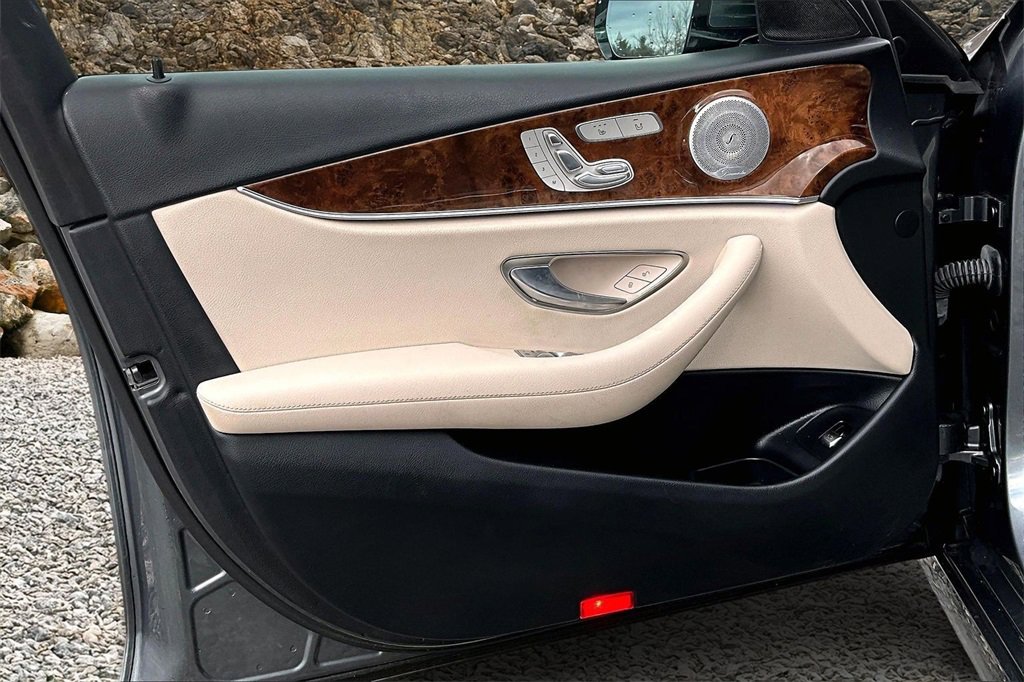 Used 2020 Mercedes-Benz E 350 4MATIC Sedan image 21