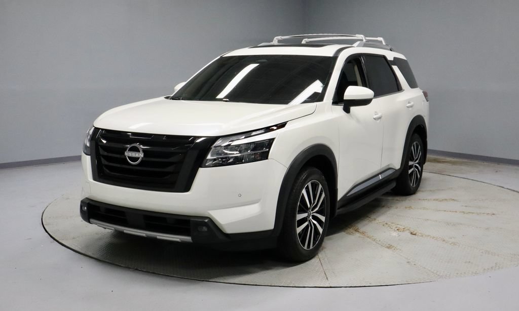 Certified 2024 Nissan Pathfinder Platinum AWD/4WD image 9