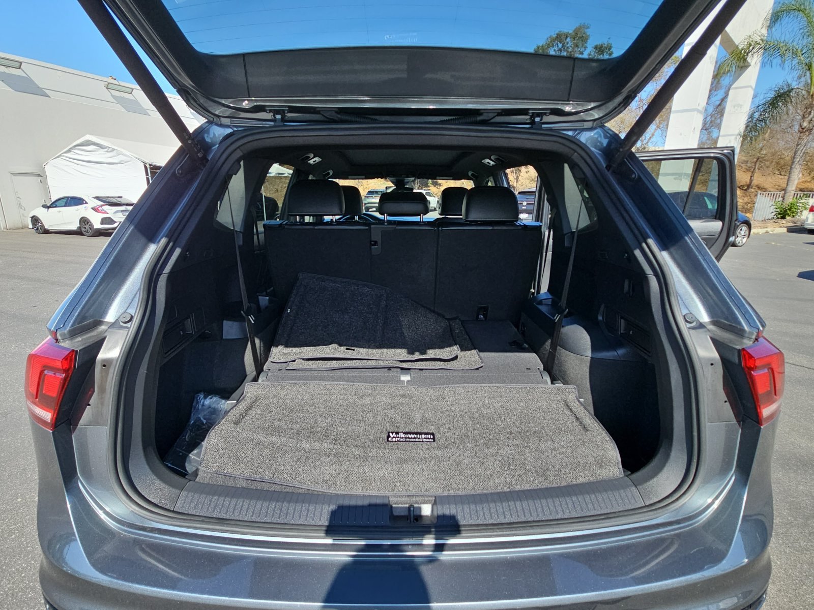 Certified 2024 Volkswagen Tiguan SE R-Line FWD image 14