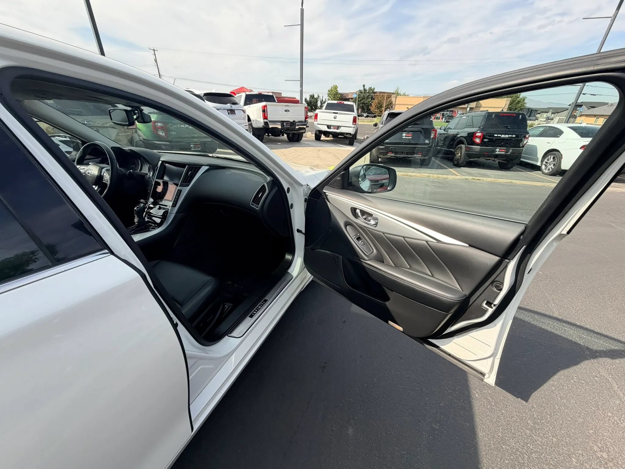 Used 2021 INFINITI Q50 Luxe w/ Cargo Package RWD image 24