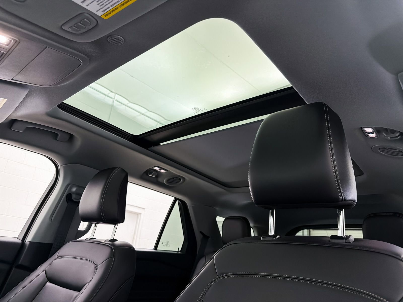 Used 2024 Ford Explorer XLT w/ Equipment Group 202A image 3