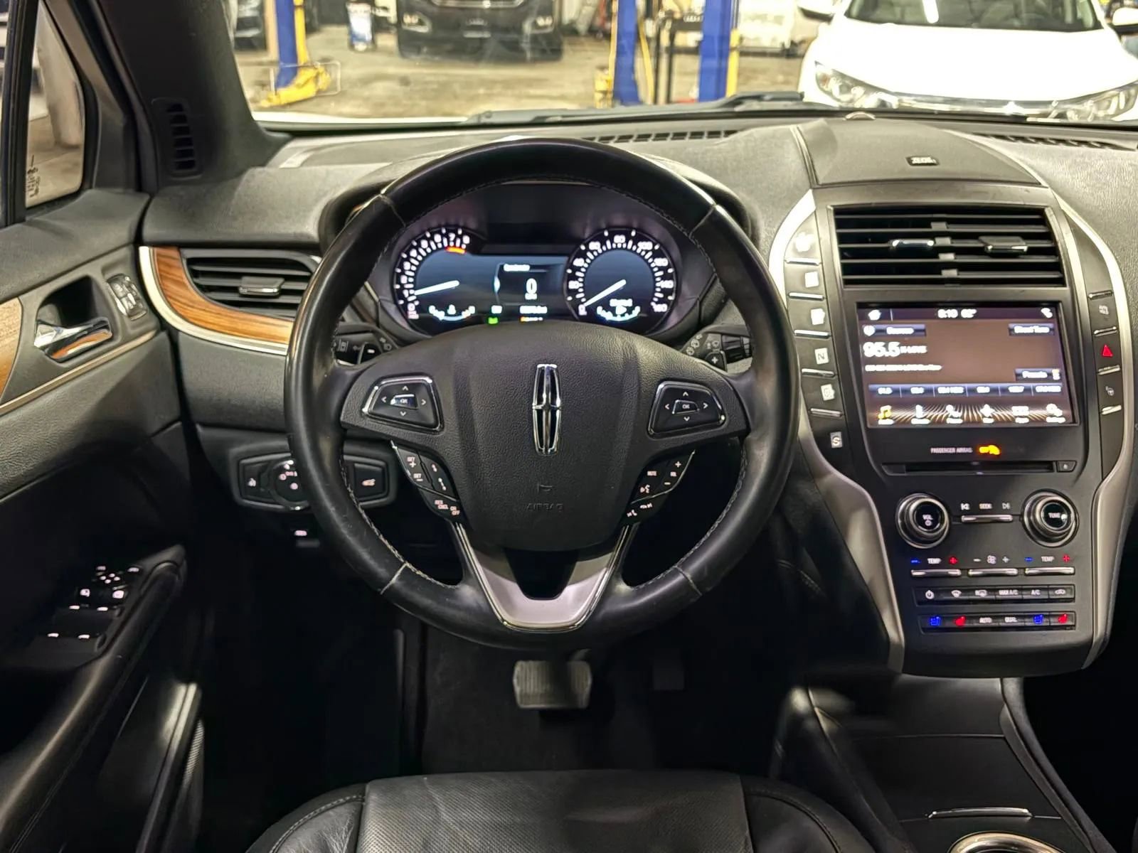 Used 2017 Lincoln MKC Reserve AWD/4WD image 18