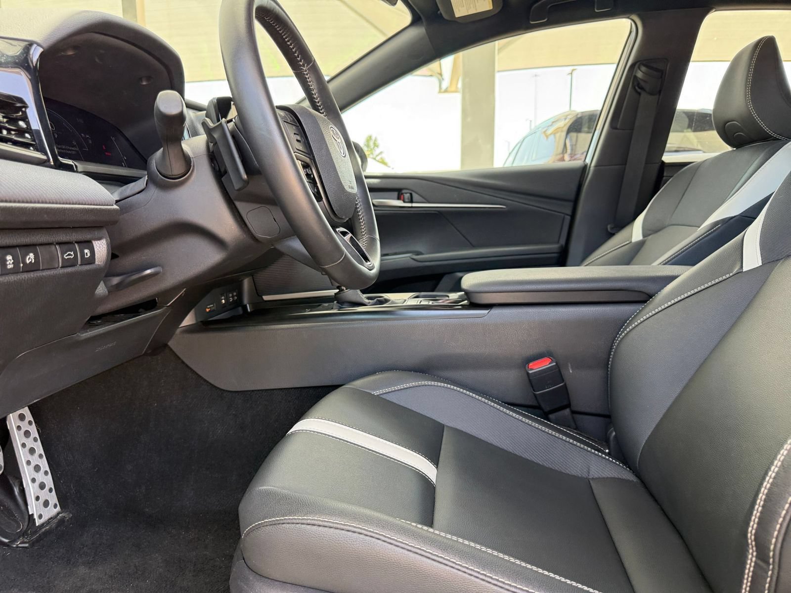 Used 2026 Toyota Camry SE FWD image 27