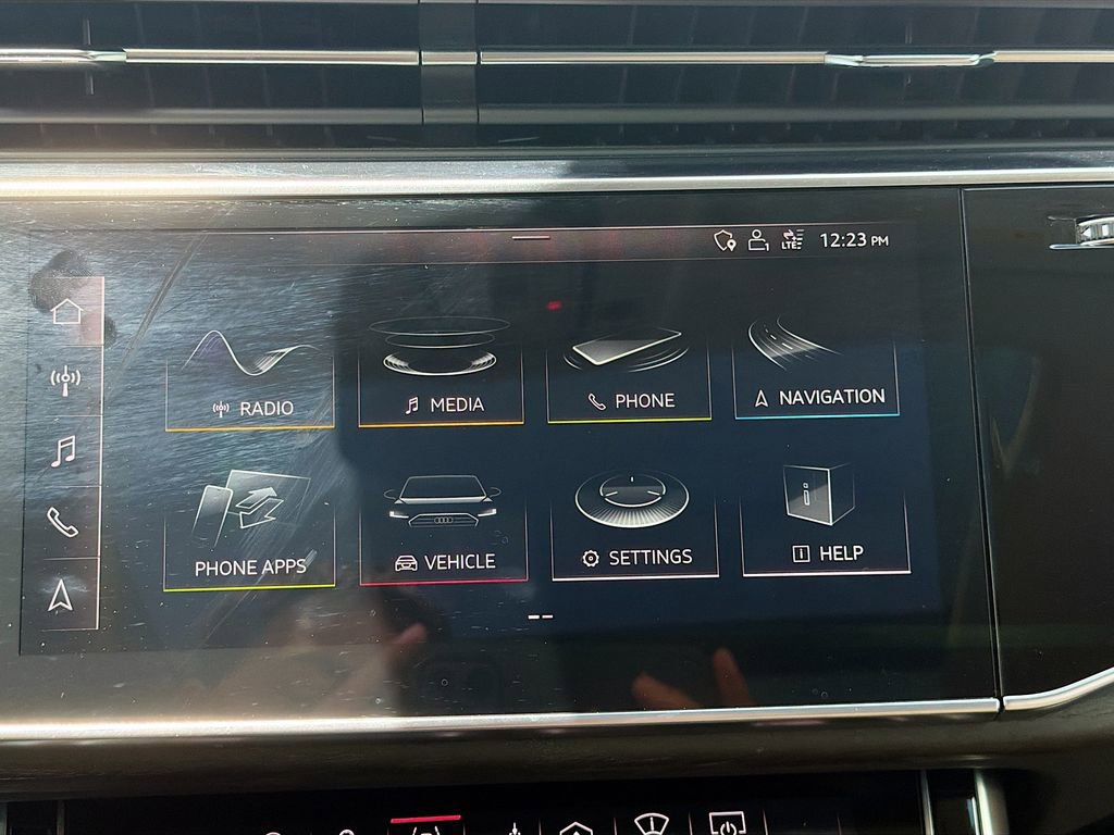 Used 2019 Audi Q8 Prestige AWD/4WD image 30