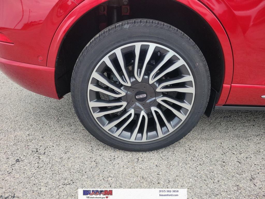 Used 2022 Lincoln Corsair AWD w/ Premium Package image 5