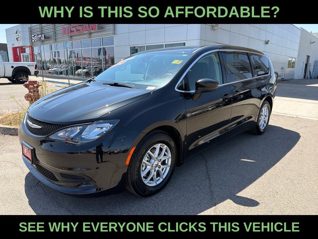 Used 2023 Chrysler Voyager LX FWD image 1