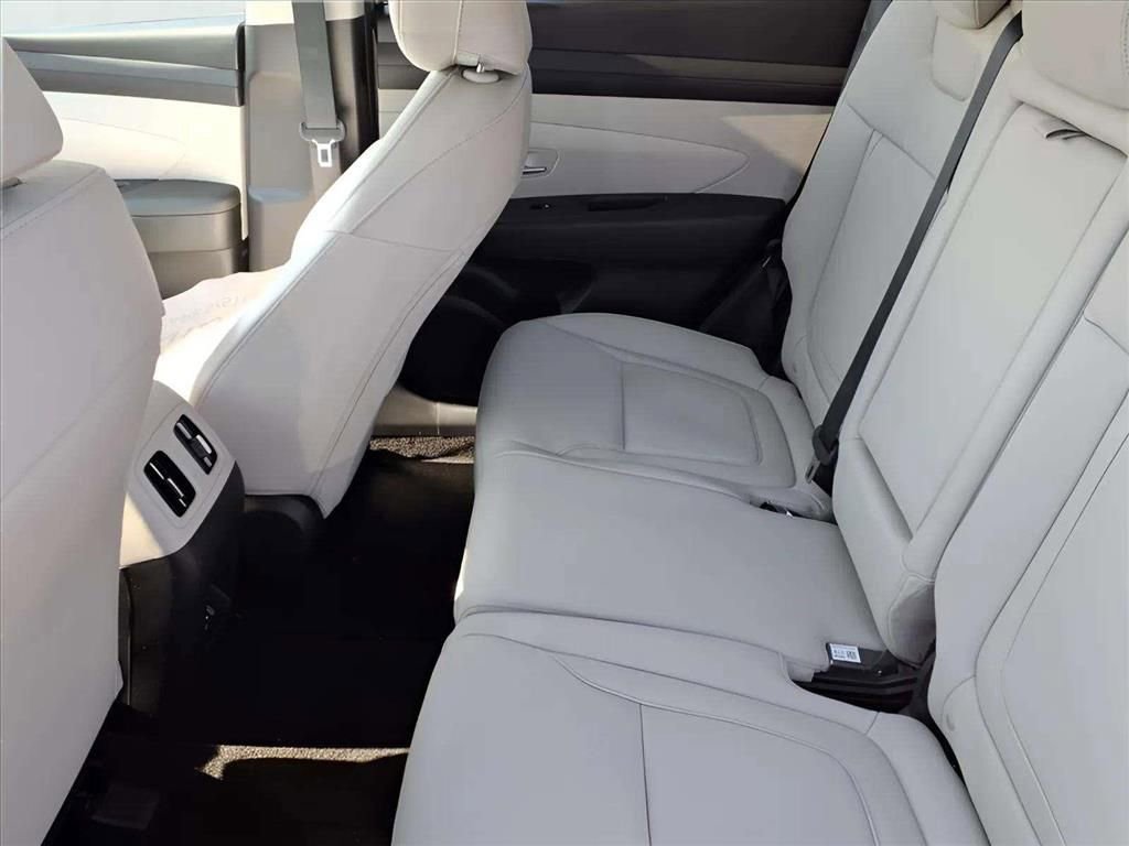 New 2026 Hyundai Tucson SEL image 8