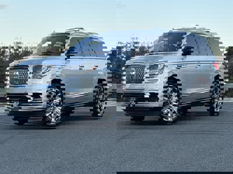 Used 2018 Lincoln Navigator Select w/ Technology Package image 1