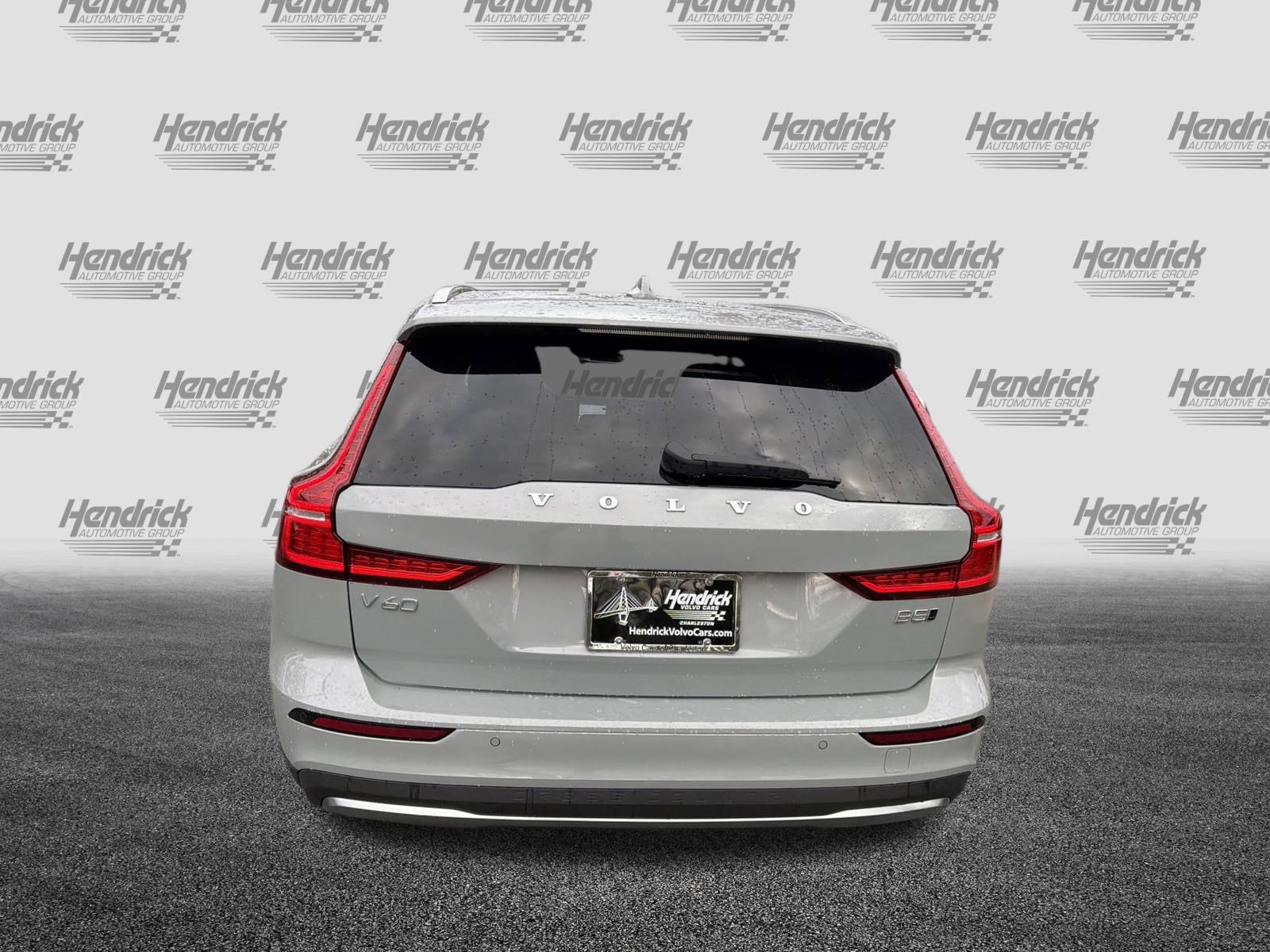 Certified 2025 Volvo V60 B5 Cross Country Plus image 9