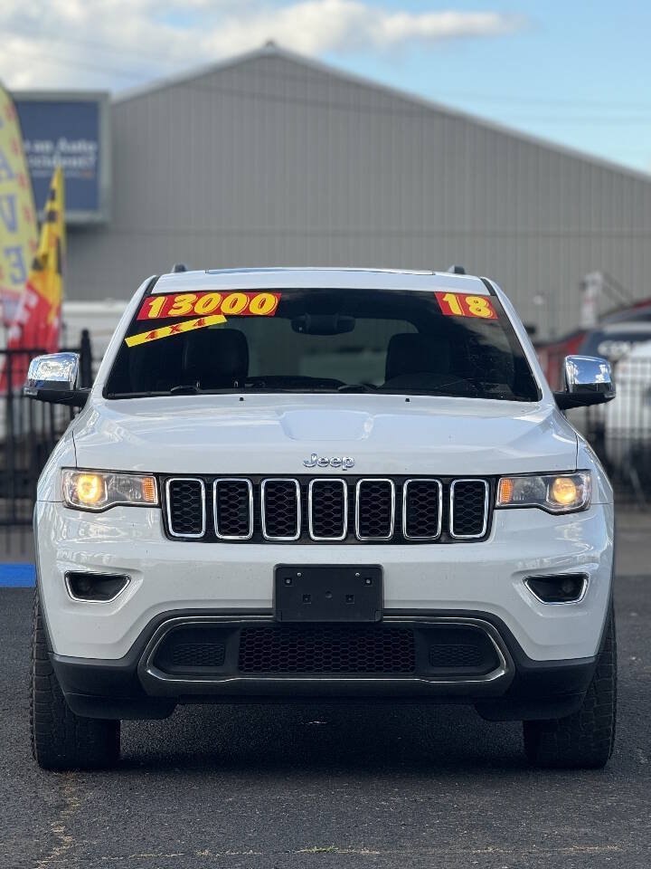 Used 2018 Jeep Grand Cherokee Limited AWD/4WD image 3