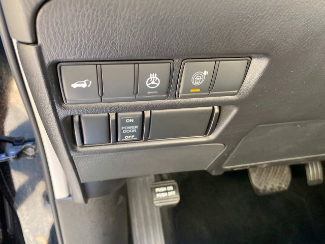 Used 2023 Nissan Armada SL w/ Captain's Chairs Package RWD image 17