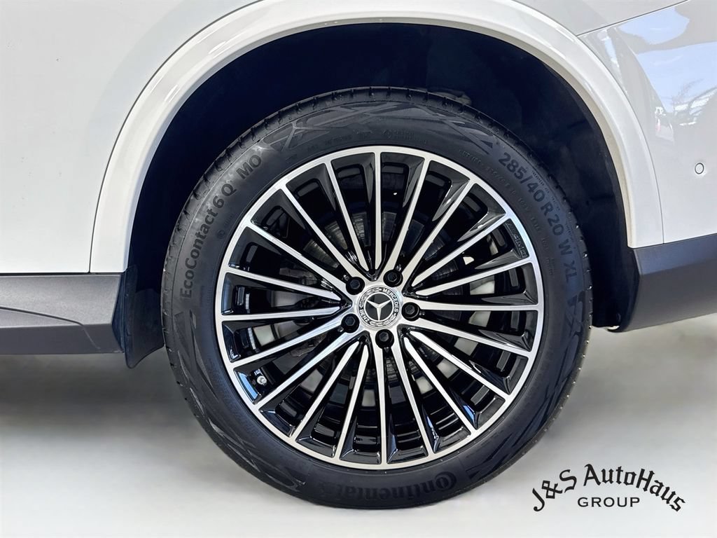 Used 2025 Mercedes-Benz GLC 300 4MATIC image 40