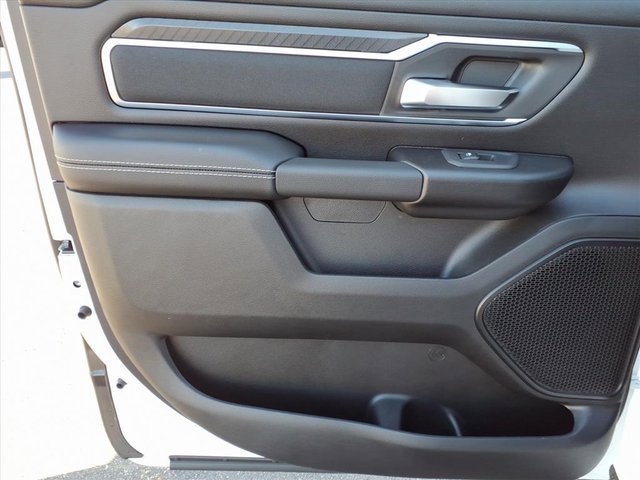 New 2026 RAM 1500 4x4 Crew Cab image 11