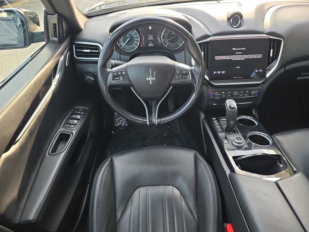 Used 2022 Maserati Ghibli Modena Q4 AWD/4WD image 19