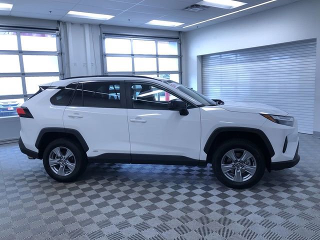 Certified 2025 Toyota RAV4 LE AWD/4WD image 27
