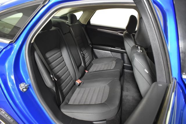 Used 2020 Ford Fusion SE FWD image 32