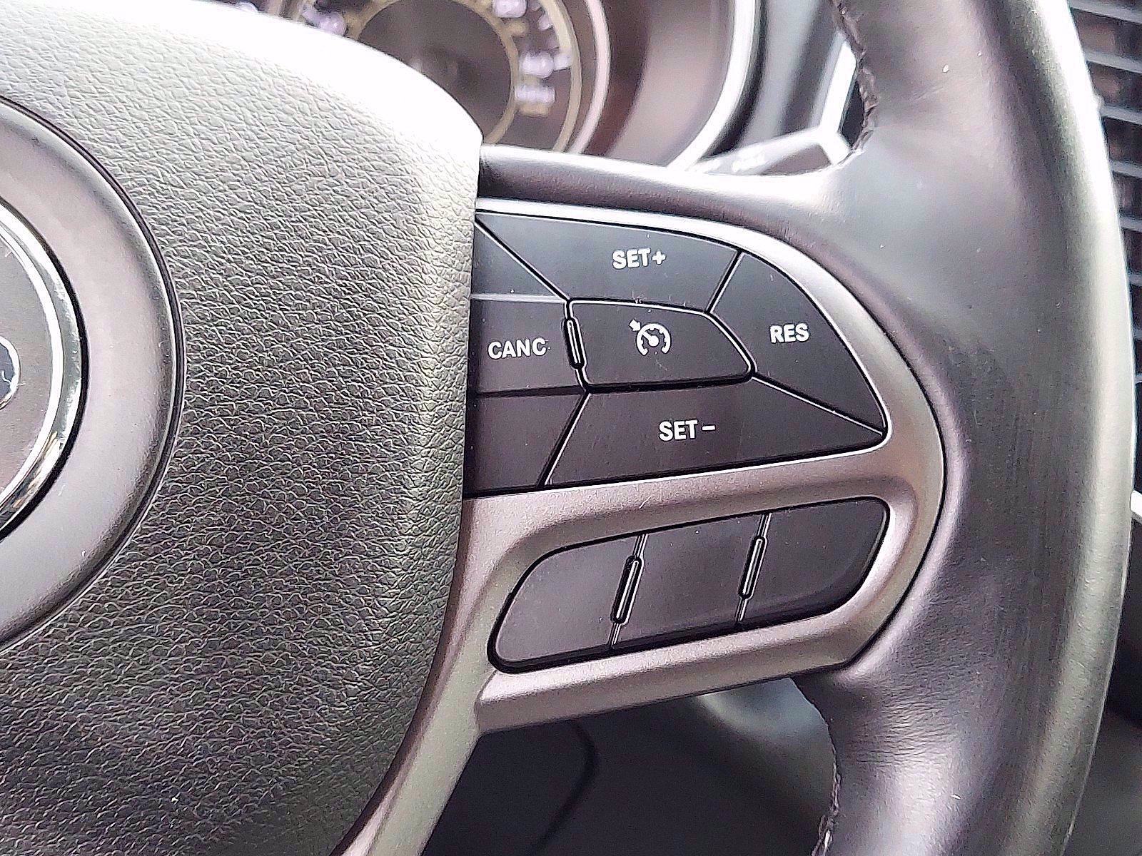 Used 2019 Jeep Cherokee Limited AWD/4WD image 21
