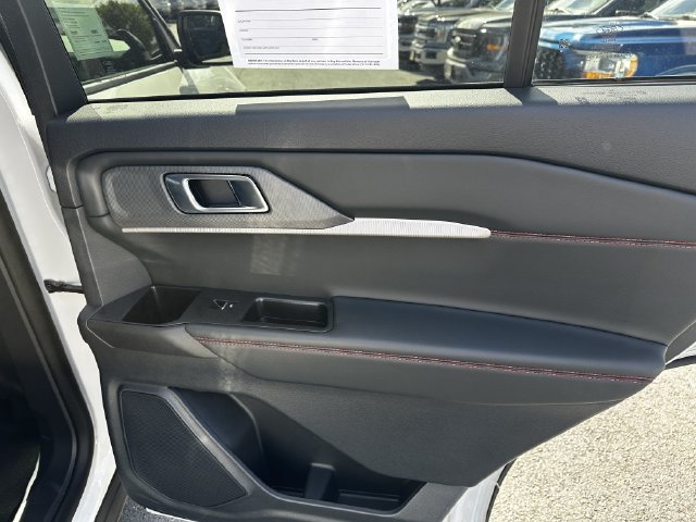 Used 2025 Ford Explorer ST AWD/4WD image 41