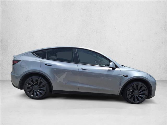 Used 2024 Tesla Model Y Long Range AWD/4WD image 4