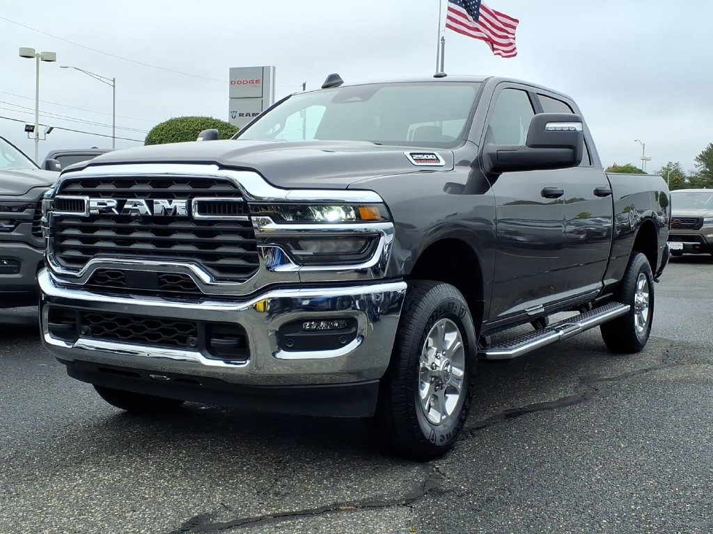 Used 2026 RAM 2500 Big Horn AWD/4WD image 3