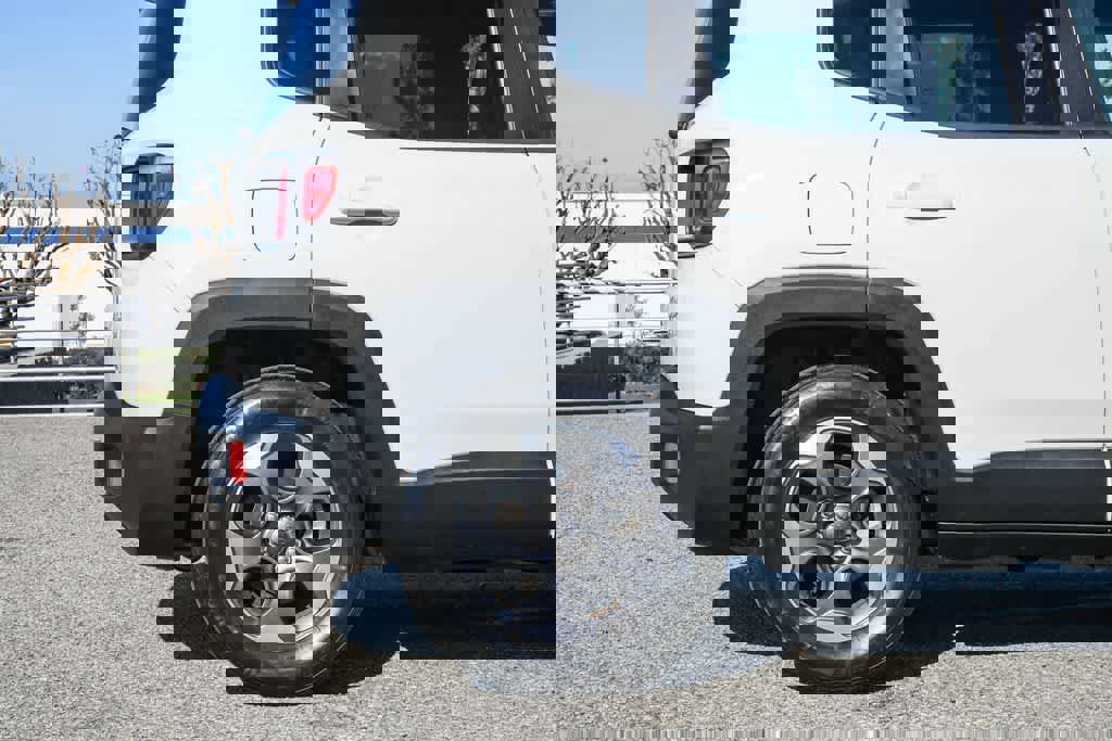 Used 2016 Jeep Renegade Sport w/ Power & Air Group image 10