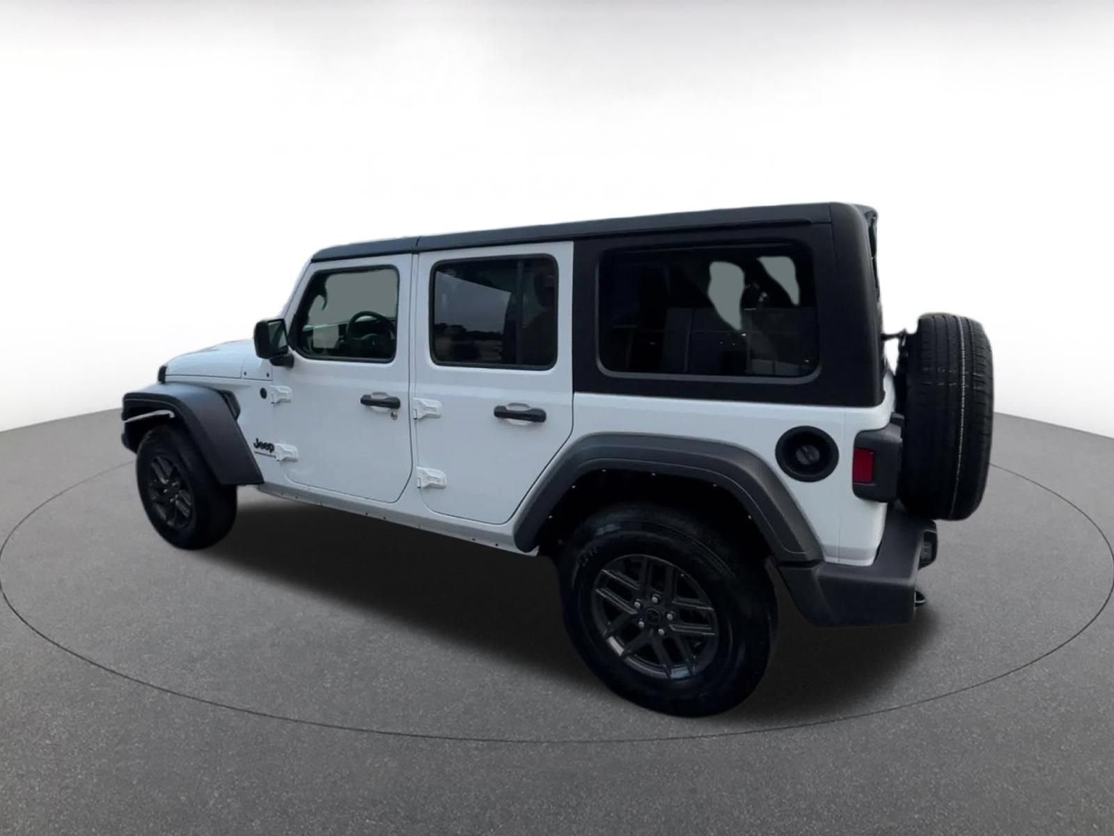 Used 2025 Jeep Wrangler Unlimited Sport AWD/4WD image 9