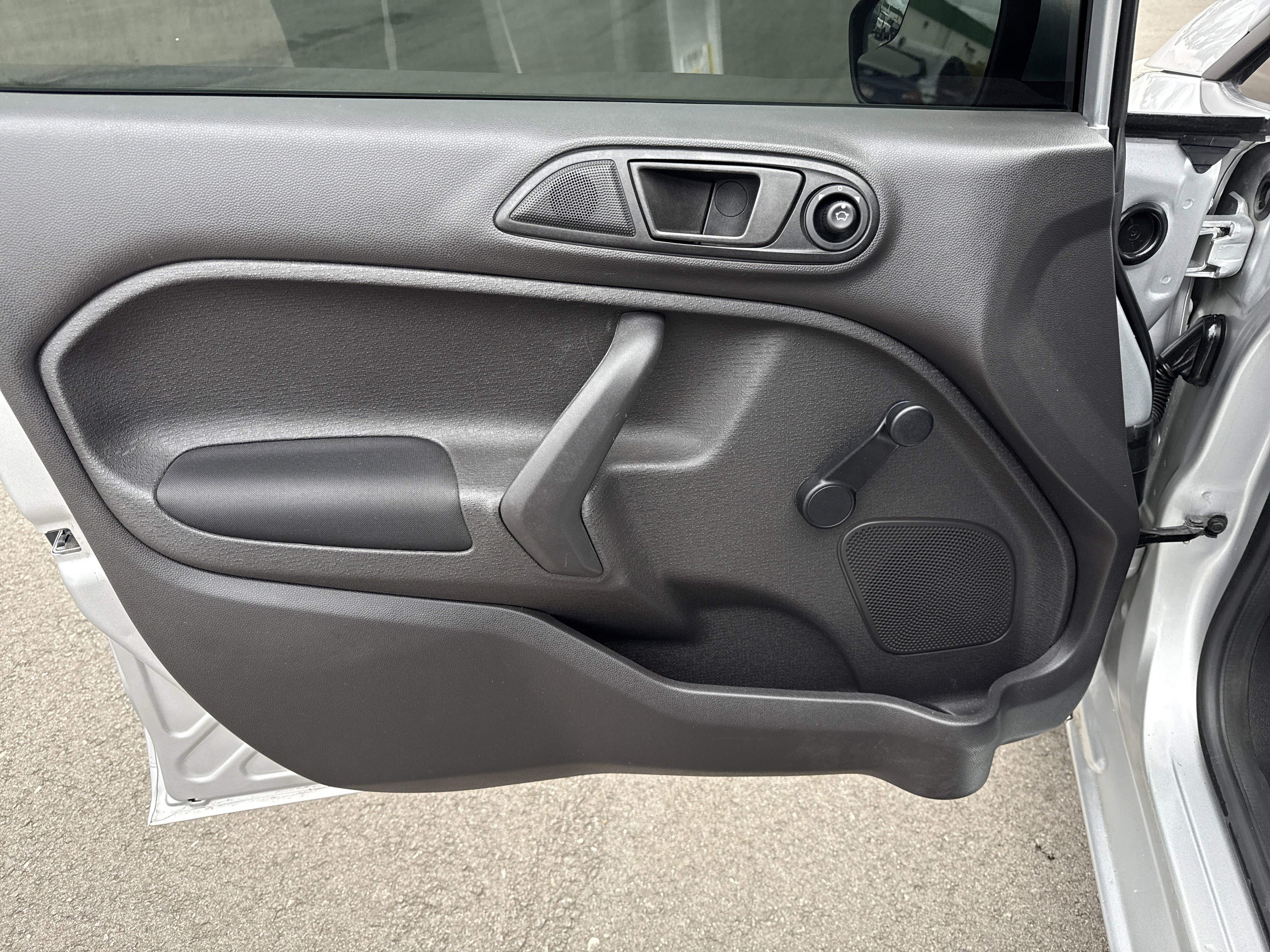 Used 2016 Ford Fiesta S image 17