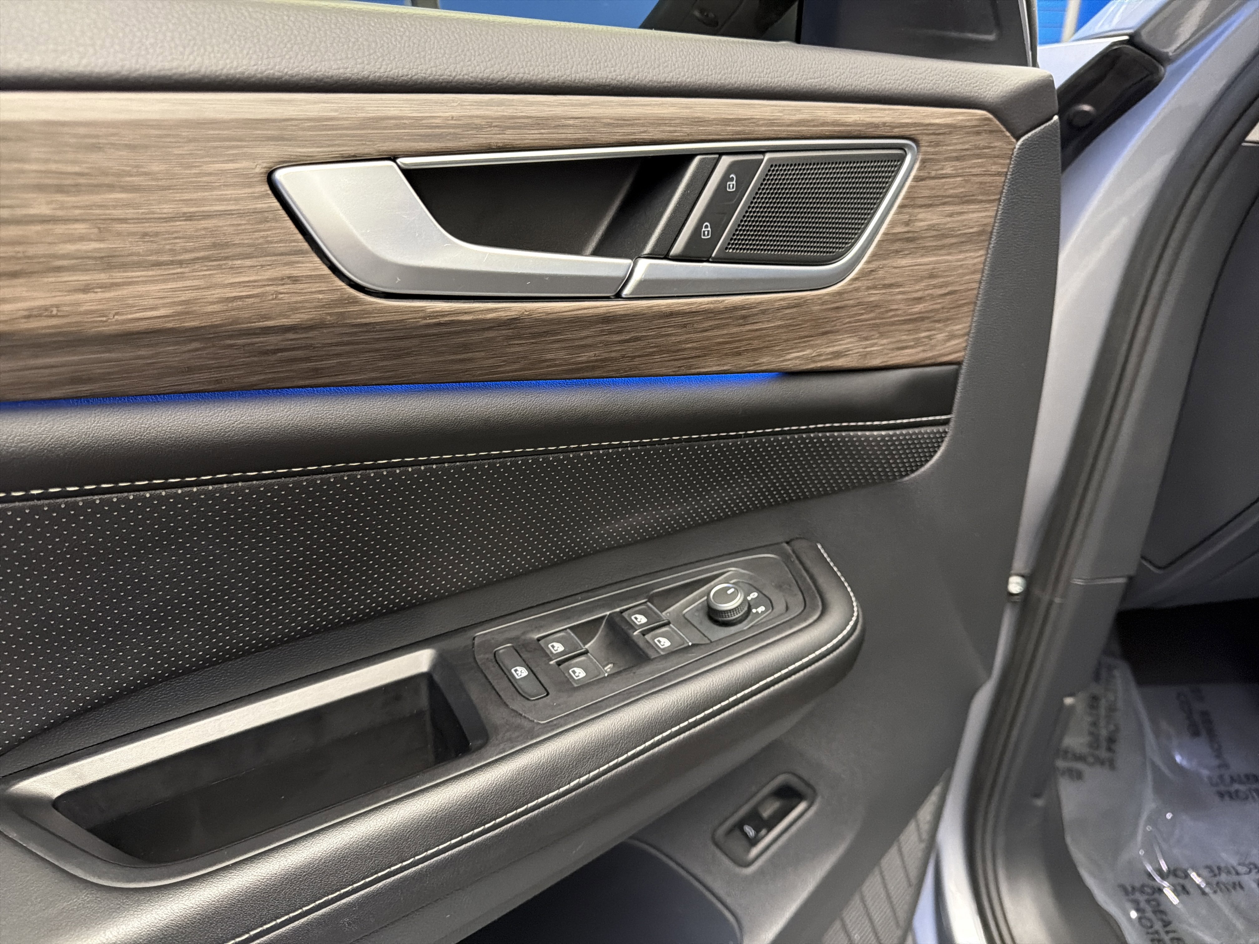 Used 2024 Volkswagen Atlas SEL image 11