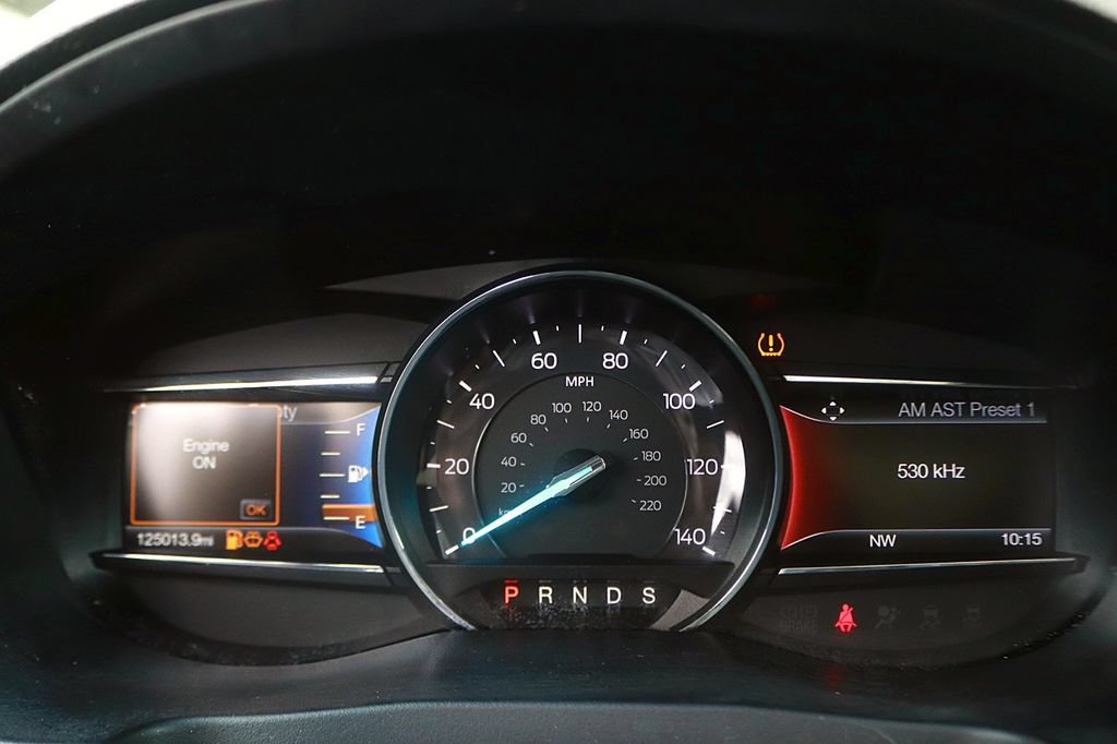 Used 2017 Ford Explorer XLT w/ Equipment Group 202A AWD/4WD image 21
