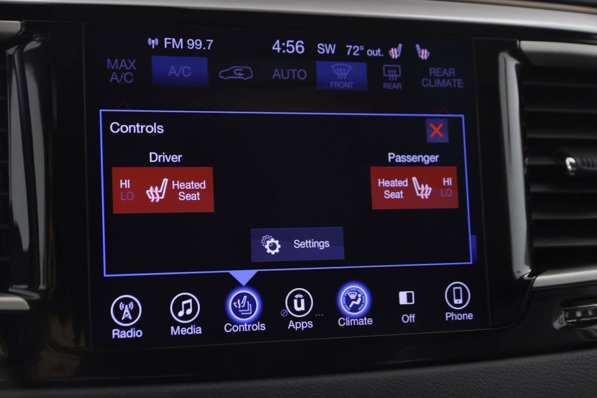 Used 2017 Chrysler Pacifica Touring-L image 8