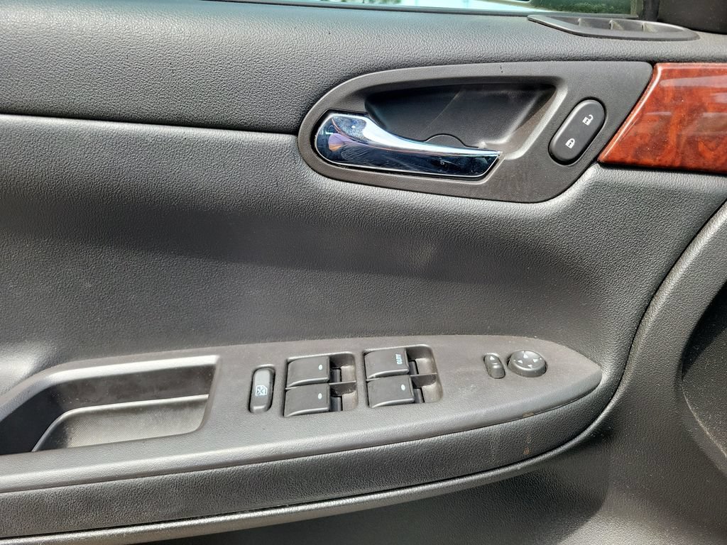 Used 2008 Chevrolet Impala LS FWD image 19