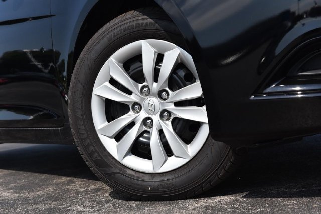 Used 2011 Hyundai Sonata GLS FWD image 3