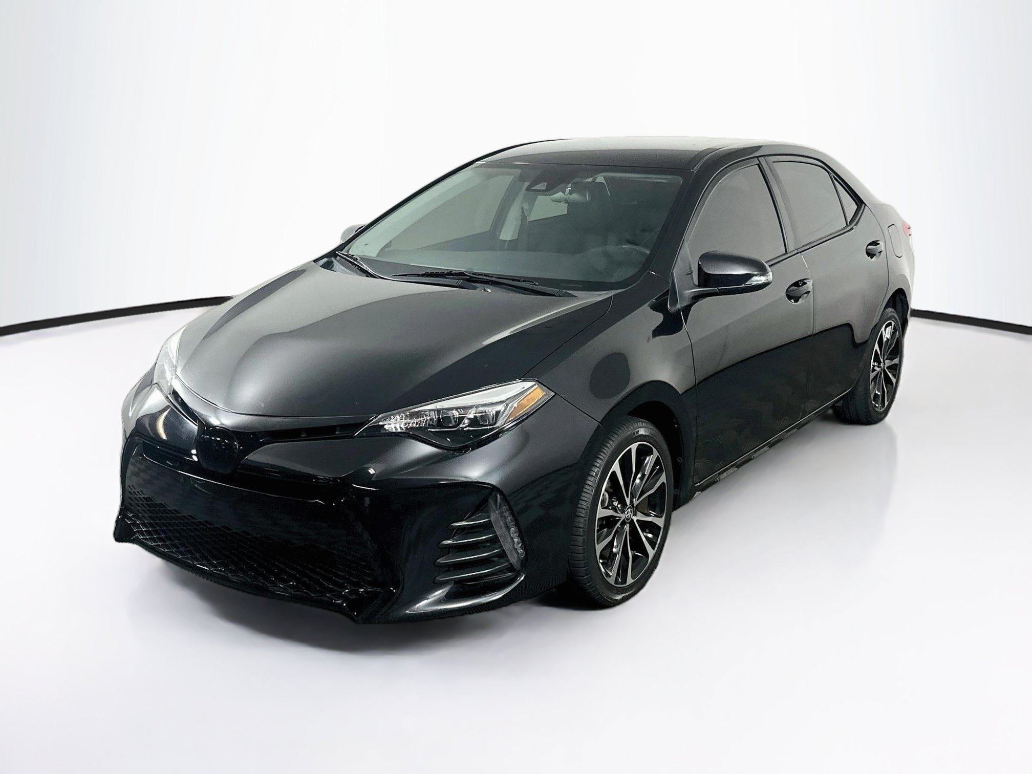 Used 2019 Toyota Corolla SE FWD image 3