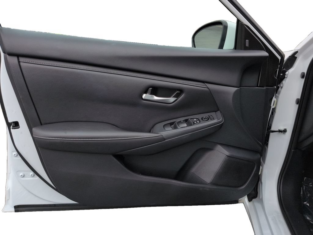 Used 2025 Nissan Sentra SV FWD image 11