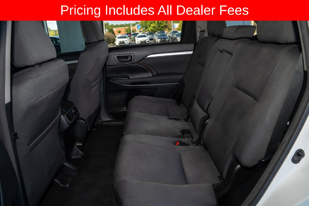 Used 2017 Toyota Highlander LE FWD image 8