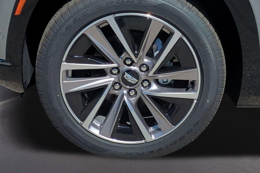 New 2026 Cadillac Vistiq Luxury w/ LPO, Floor Liner Package AWD/4WD image 15