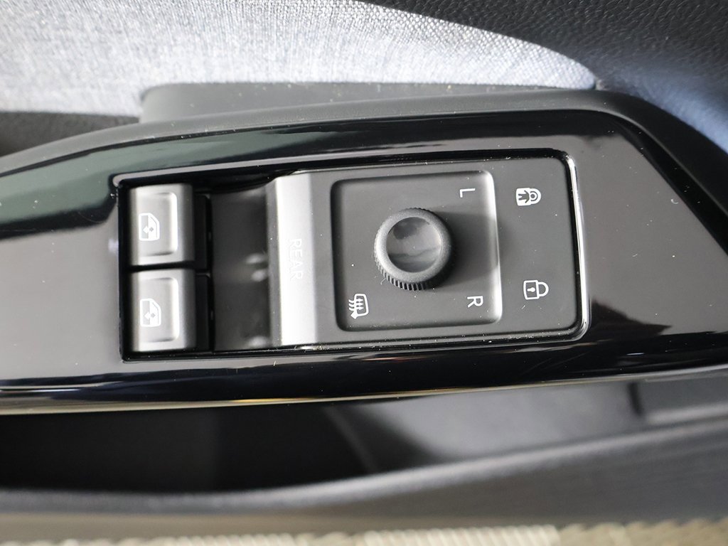 Used 2024 Volkswagen ID.4 2WD image 35