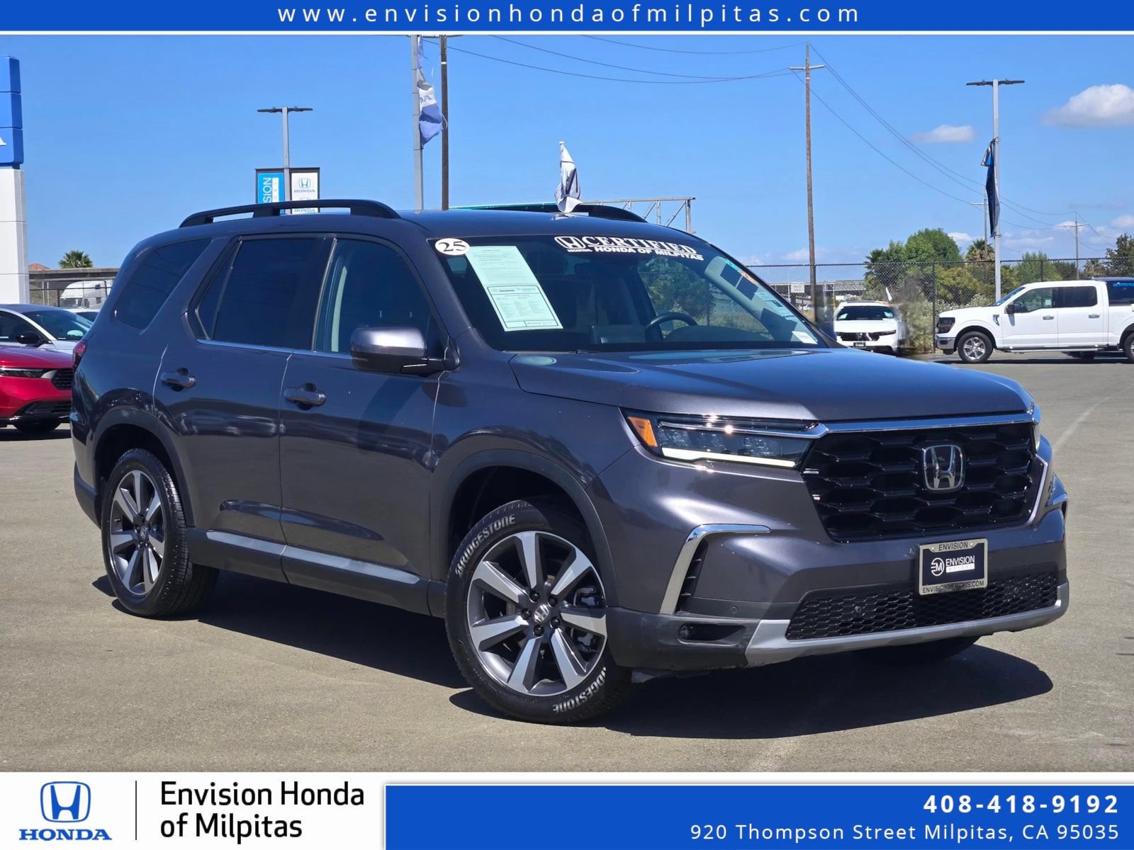 Certified 2025 Honda Pilot Touring image 1