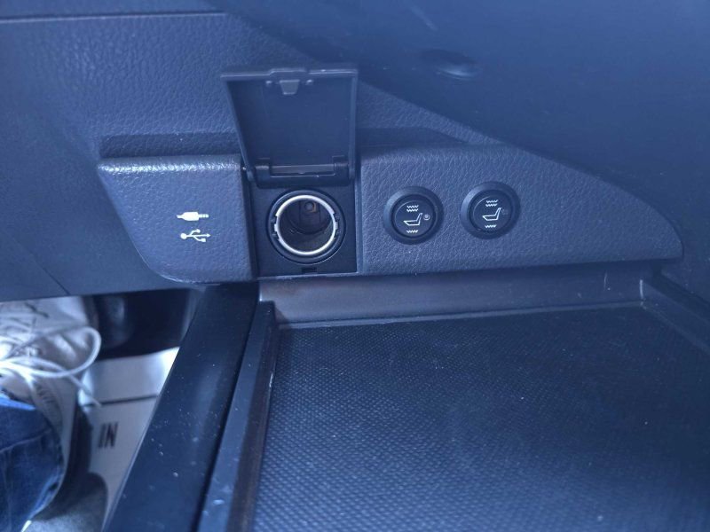 Used 2018 Toyota Camry SE image 25