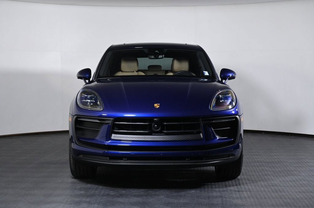 Certified 2026 Porsche Macan AWD/4WD image 10