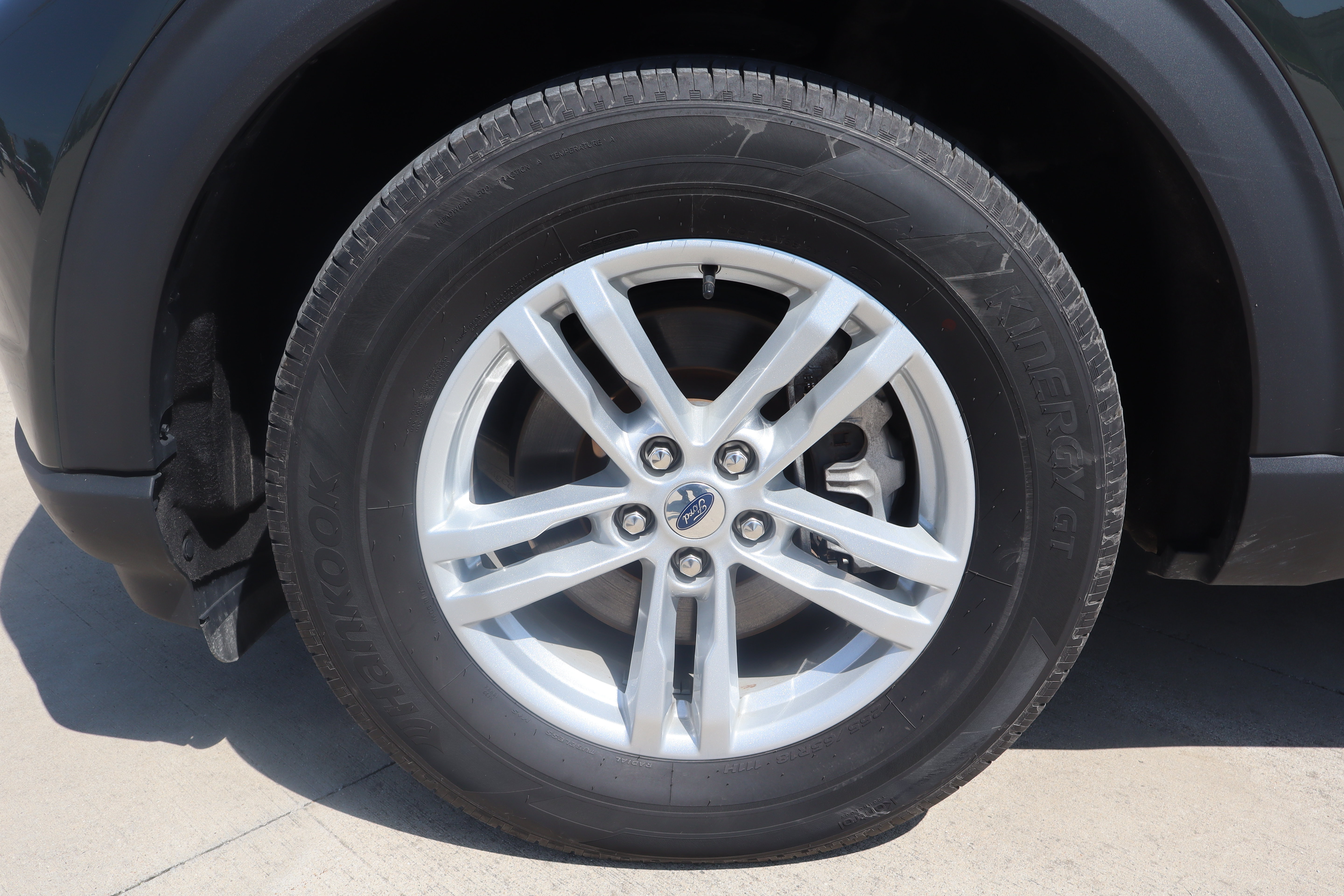Used 2023 Ford Explorer XLT w/ Equipment Group 202A AWD/4WD image 30
