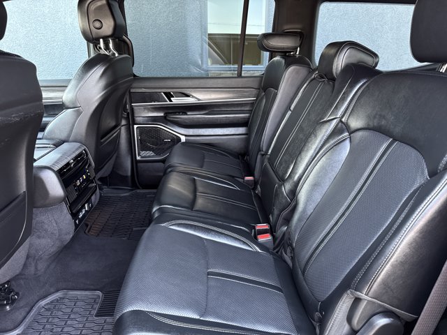 Used 2024 Jeep Wagoneer Series II w/ Flexible Seating Group RWD image 6