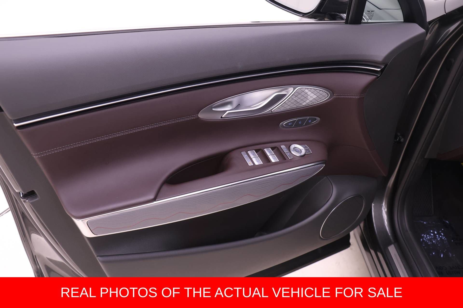 Used 2025 Genesis GV70 2.5T w/ Advanced Package AWD/4WD image 9