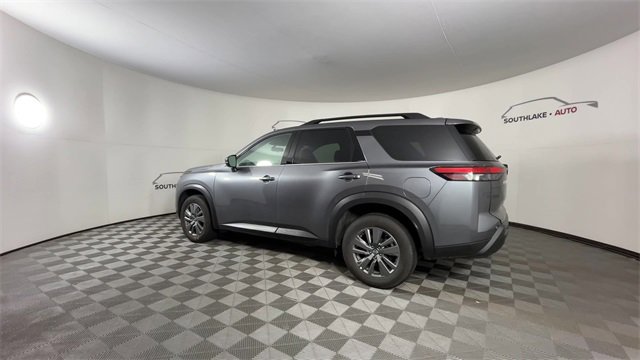 Certified 2025 Nissan Pathfinder SV image 6