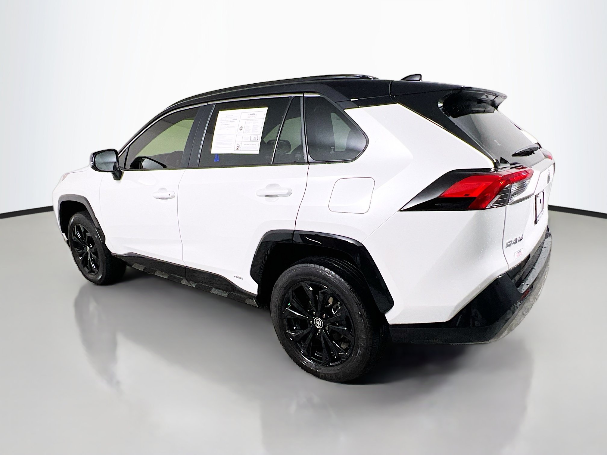 Used 2023 Toyota RAV4 XSE AWD/4WD image 8