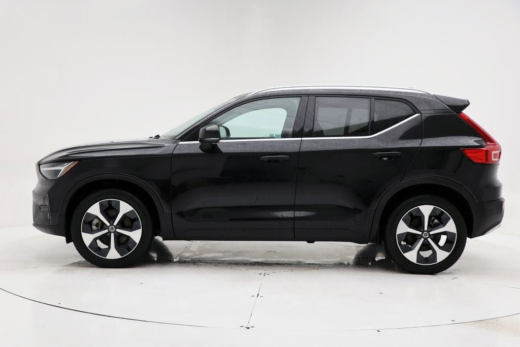 Used 2025 Volvo XC40 B5 Core AWD/4WD image 5