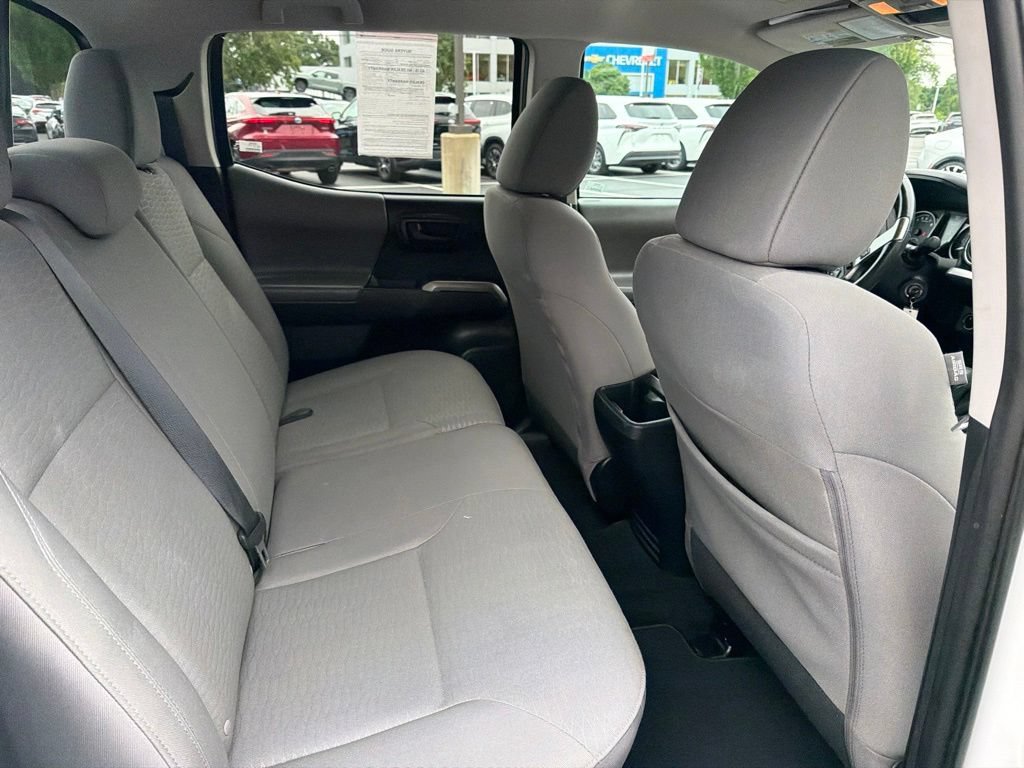 Used 2019 Toyota Tacoma SR5 AWD/4WD image 13