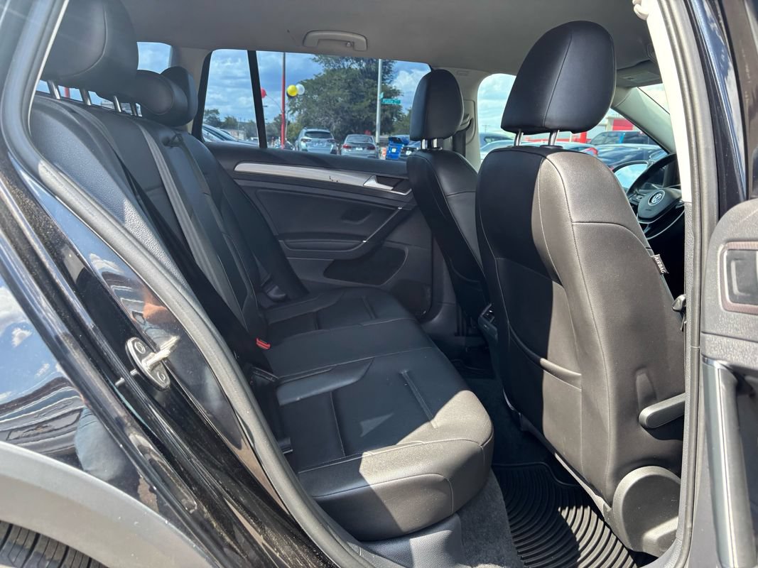 Used 2019 Volkswagen Golf Alltrack S AWD/4WD image 16